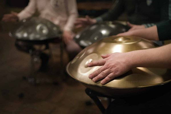 L'évolution de la fabrication du handpan : techniques et matériaux innovants